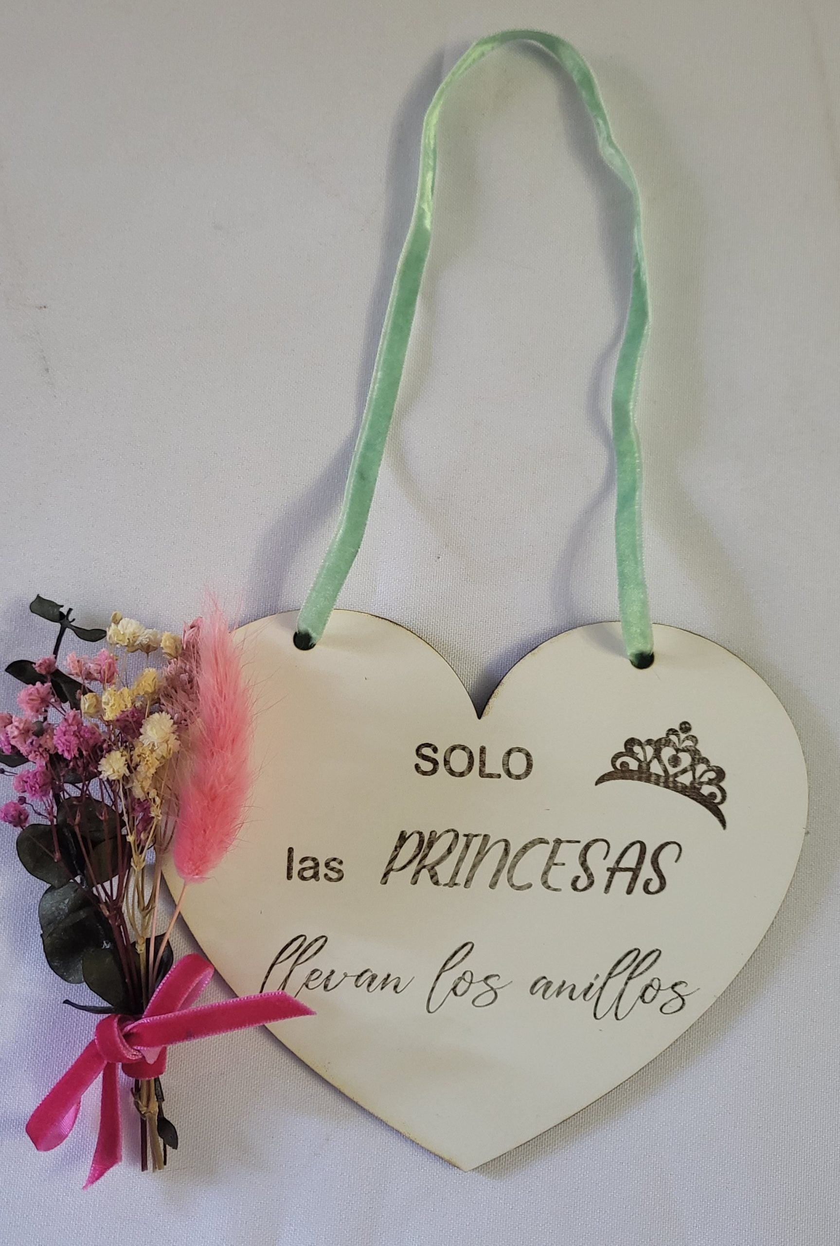 Cartel madera corazón "solo las princesas"