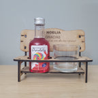 Bancos con vaso de chupito y botellita sabores sin alcohol