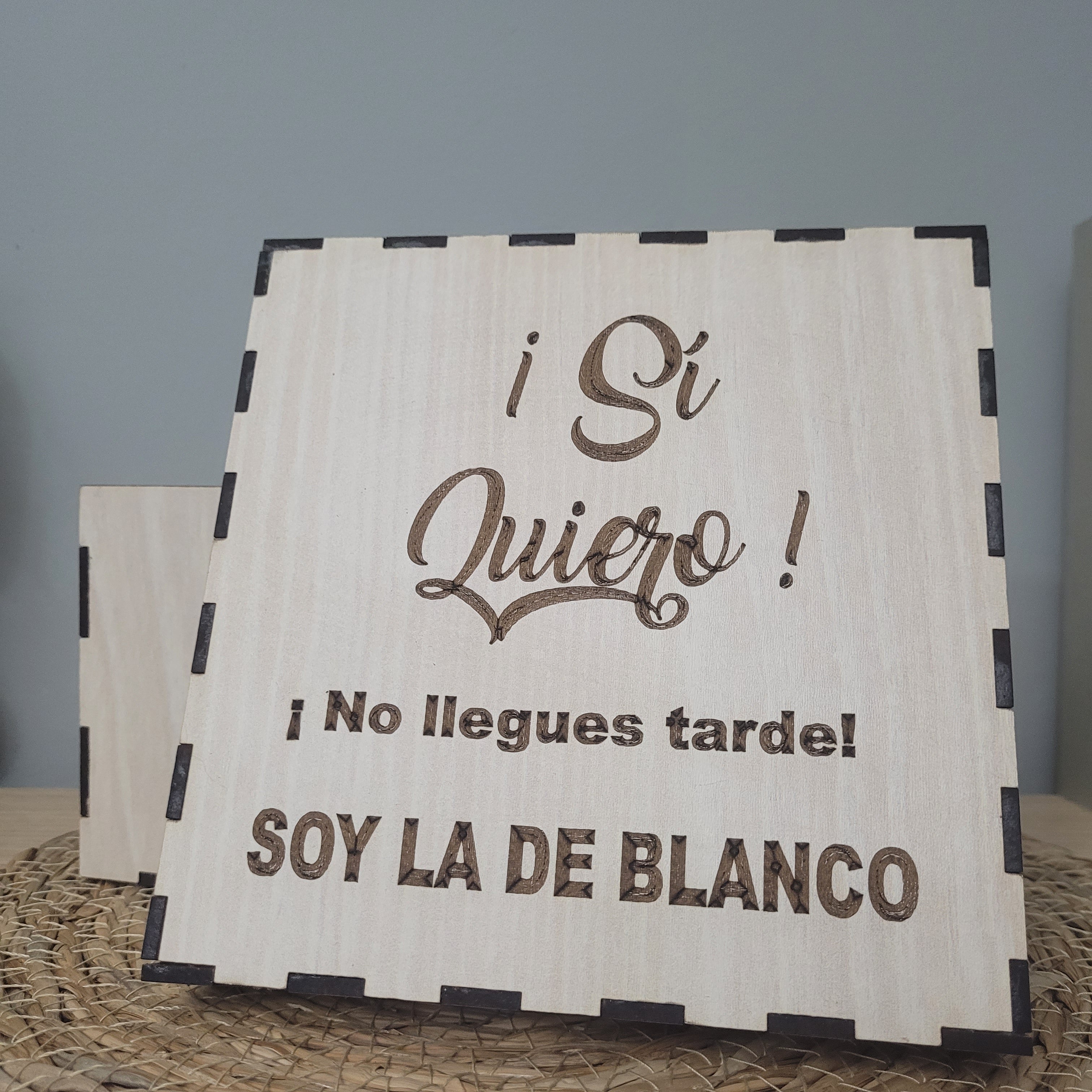 Caja de madera personalizada para regalar al novio el día de la boda. Modelo si quiero